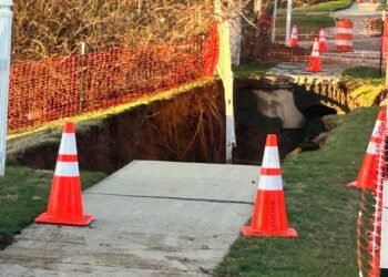 Continúan las reparaciones de la red de alcantarillado tras el colapso de una tubería en Germantown