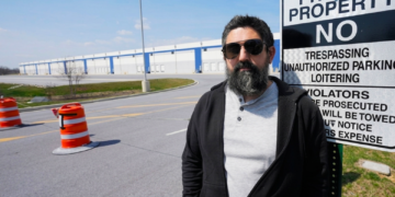 Manifestantes se concentran en protesta contra el centro de detención de inmigrantes previsto en Maryland, cuyo proyecto se encuentra ahora paralizado