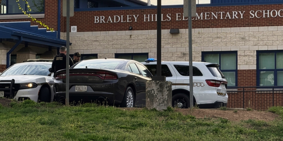 Una escuela del condado de Montgomery investiga ´´grafitis´´ que hacen referencia al tiroteo de Sandy Hook y refuerza la seguridad