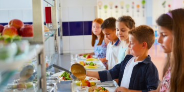 Los MCPS se plantean subir el precio del almuerzo ante el aumento sin precedentes de la deuda por comidas de los alumnos
