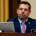 El exdiputado estadounidense Eric Swalwell ha sido suspendido de sus funciones en el consejo de la Facultad de Derecho de la Universidad de Maryland