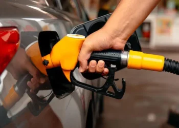 El precio de la gasolina en todo el país ha superado los 4 dólares por primera vez desde 2022.