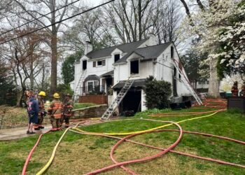 Una mujer de 55 años fallece en un incendio en Chevy Chase al intentar salvar a su gato