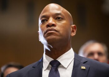 Wes Moore, gobernador de Maryland: «Estados Unidos se está precipitando de nuevo hacia otra guerra interminable»