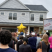 De las aulas a la construcción: estudiantes levantan una casa de $799,000 en Silver Spring