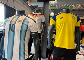La fiebre del Mundial impulsa las ventas en las tiendas de fútbol de la zona de Washington D. C.