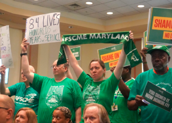 El sindicato insta al consejo de la universidad de Maryland a que reconsidere la decisión de despedir a los empleados