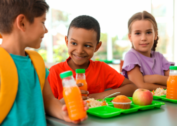 Vuelve el programa federal de alimentación de verano para familias con niños