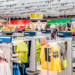 ¿De verdad se consiguen gangas en las tiendas outlet? Un experto en consumo afirma que no suele ser así.