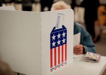 «Ningún voto se contará dos veces»: los miembros de la junta electoral del condado de Montgomery se esfuerzan por tranquilizar a los votantes