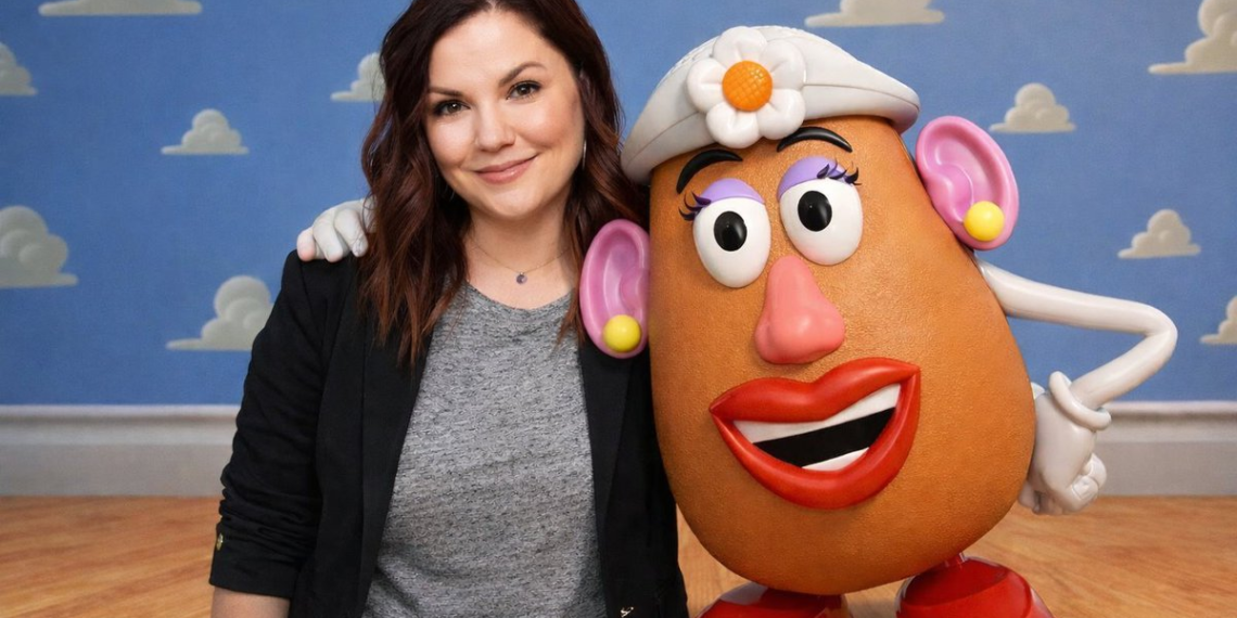 Actriz originaria del norte de Virginia dará voz a la Sra. Cara de Papa en “Toy Story 5”