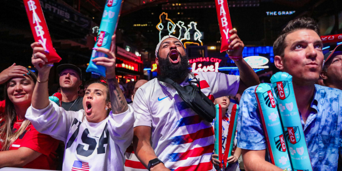El National Mall se convierte en una gran fiesta para los aficionados de Estados Unidos durante el Mundial
