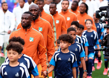 Jóvenes futbolistas de Washington D. C. participan en la Copa del Mundo de la FIFA como acompañantes de los jugadores7