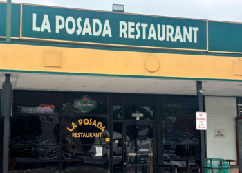 La publicación viral de un estudiante universitario atrae clientes al restaurante de su abuela en Maryland
