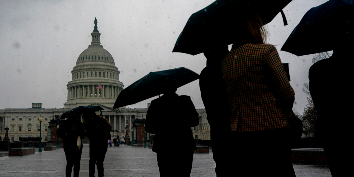 Un sábado bochornoso traerá lluvias y posibilidad de tormentas eléctricas al área de Washington, D.C.