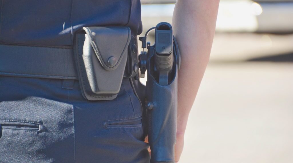 La policía dispara e hiere a una persona armada con un cuchillo en el Wawa de Fairfax