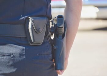 La policía dispara e hiere a una persona armada con un cuchillo en el Wawa de Fairfax